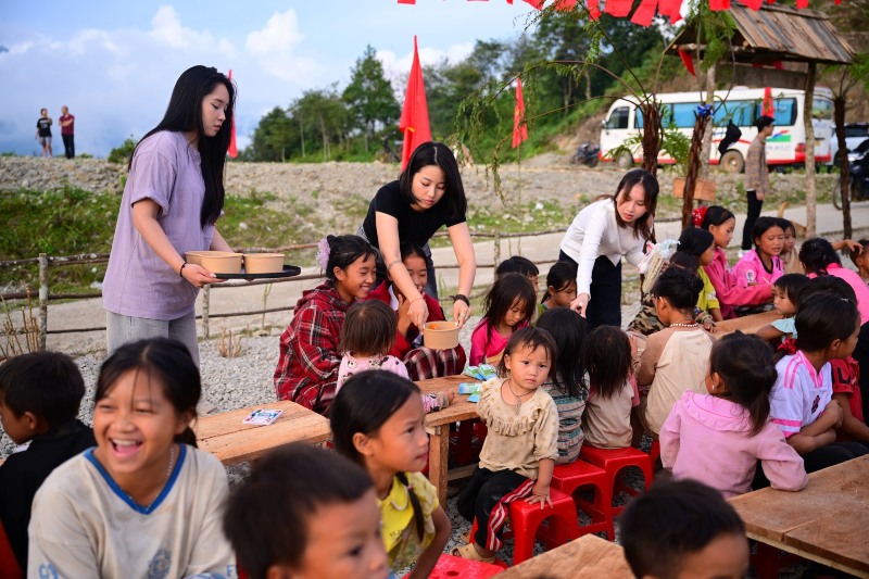 tổ chức trung thu cho trẻ em nghèo