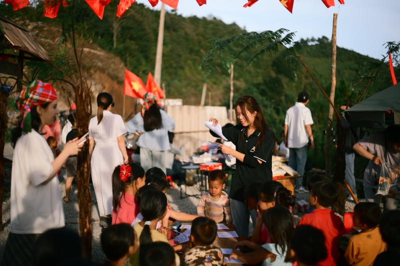 tổ chức trung thu cho trẻ em nghèo