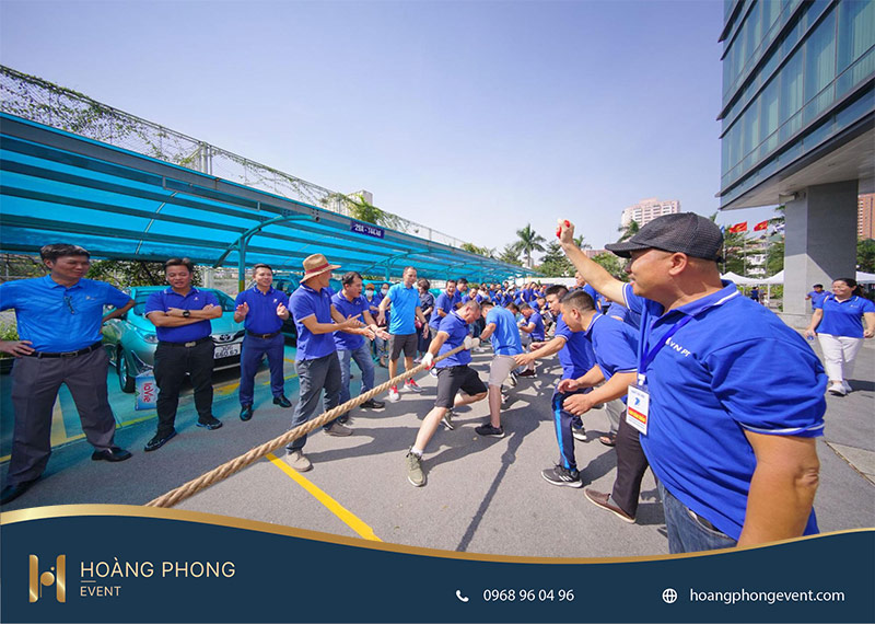 tiệc tất niên kết hợp team building