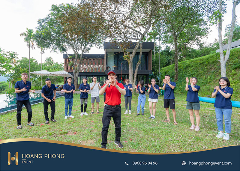 tiệc tất niên kết hợp team building