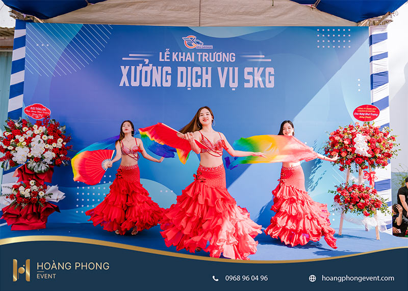 dịch vụ thiết kế và thi công backdrop khai trương trọn gói