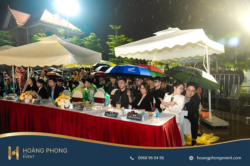 đêm nhạc shine bright chào tân sinh viên PTIT 2025