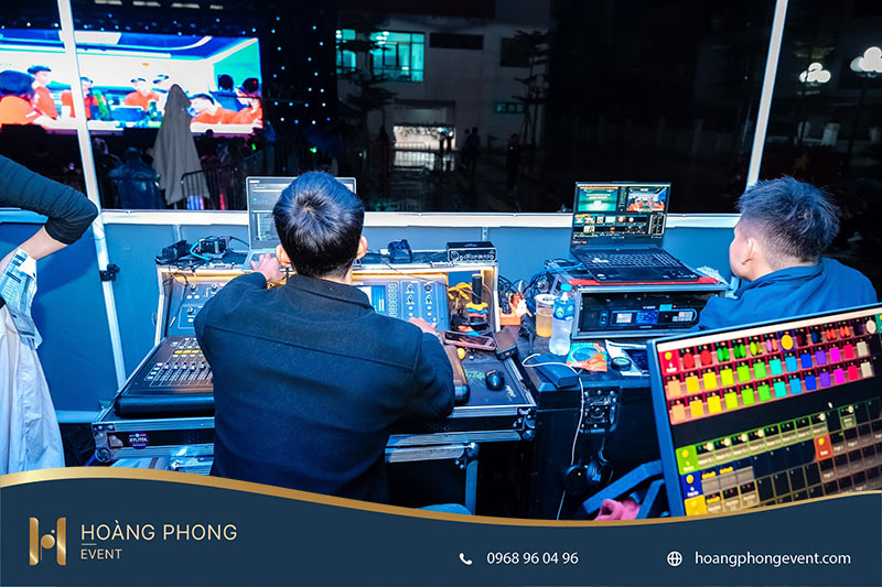 đêm nhạc shine bright chào tân sinh viên PTIT 2025