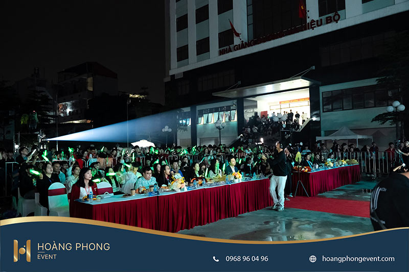 đêm nhạc shine bright chào tân sinh viên PTIT 2025