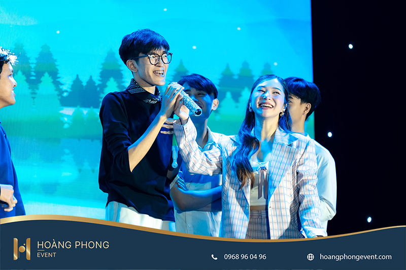 đêm nhạc shine bright chào tân sinh viên PTIT 2025