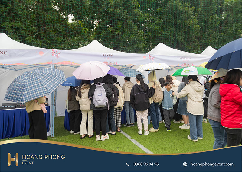 trang trí gian hàng ẩm thực đơn giản