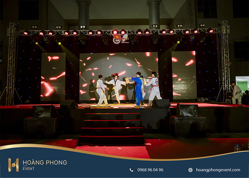 thuê sân khấu tổ chức sự kiện mẫu mã đẹp