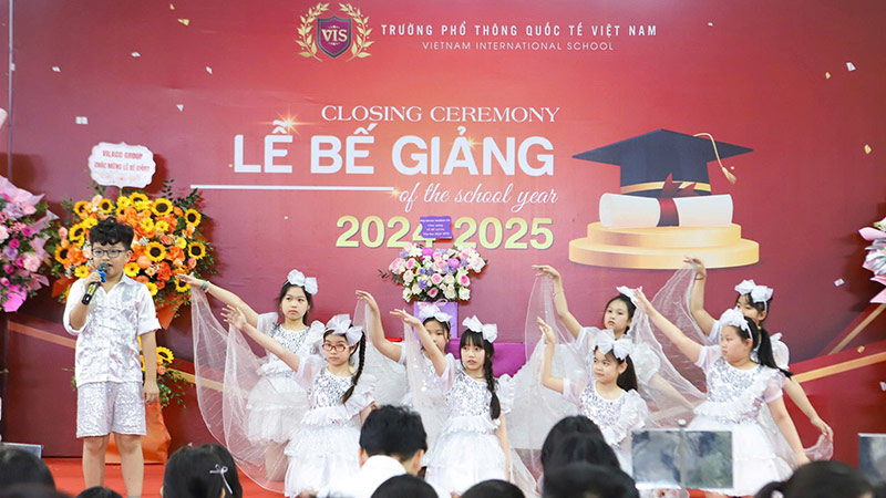 Tổ chức lễ bế giảng năm học