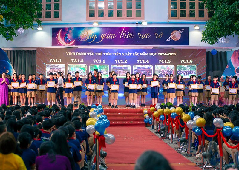 Dịch vụ trang trí sân khấu bế giảng cuối năm học