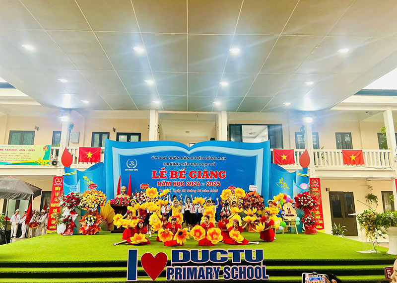 Dịch vụ trang trí sân khấu bế giảng hà nội