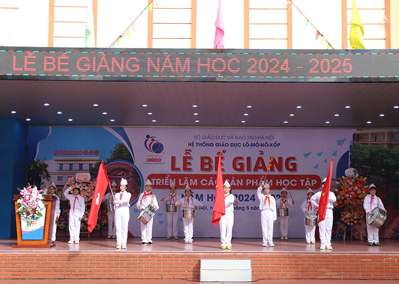 Dịch vụ trang trí sân khấu lễ bế giảng hà nội