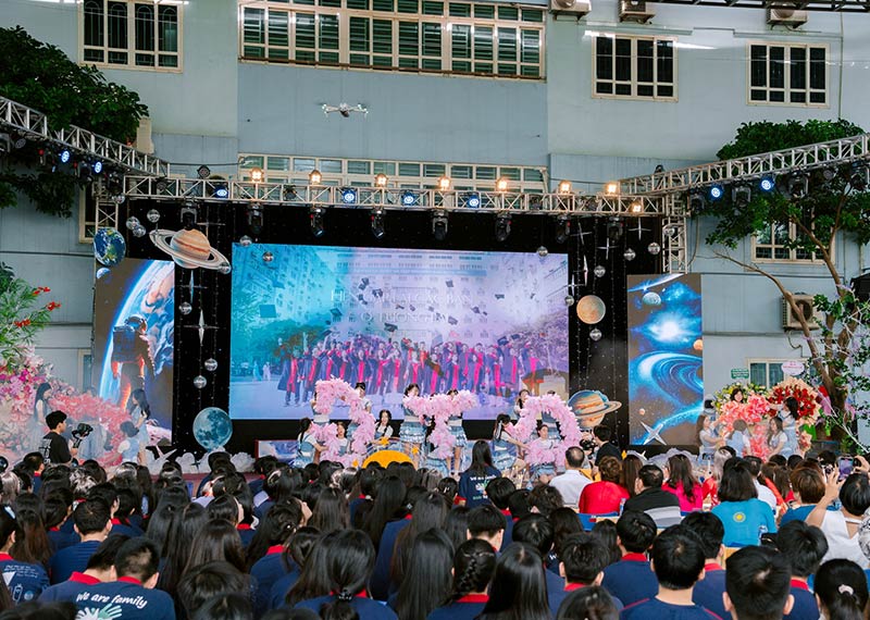 Trang trí sân khấu bế giảng cuối năm học