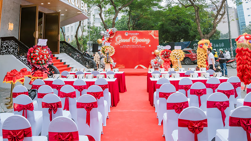cho thuê thảm đỏ khai trương