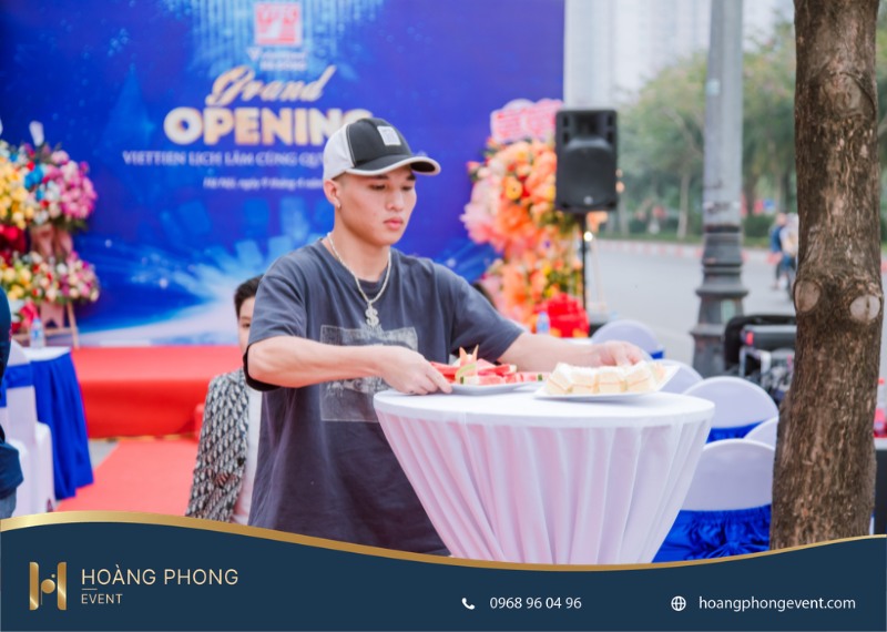 tổ chức khai trương cửa hàng