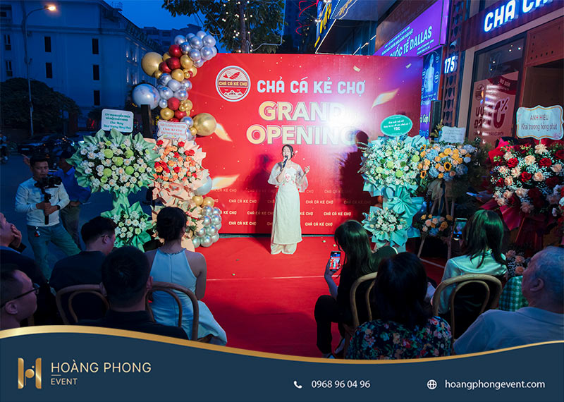 chuẩn bị khai trương quán ăn