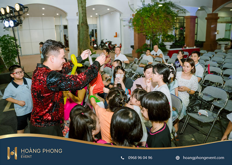 khảo sát vị trí thi công gian hàng trung thu