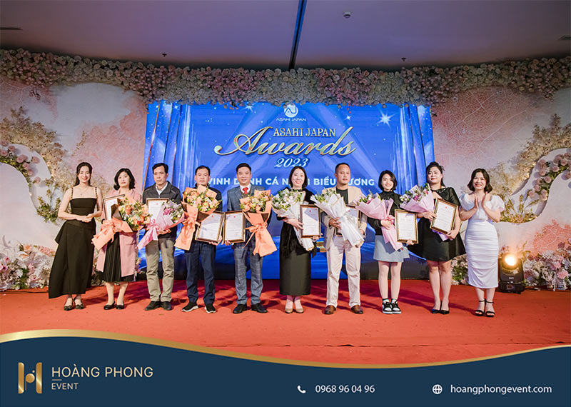 thiết kế backdrop vinh danh