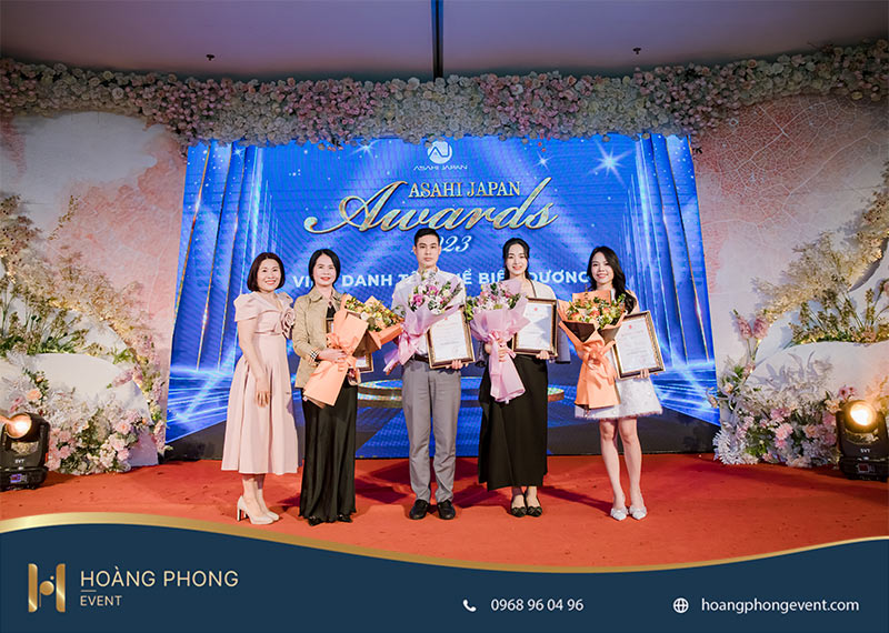 các mẫu backdrop vinh danh đẹp