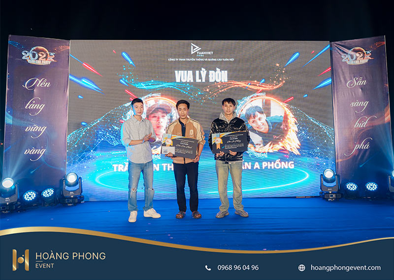 báo giá thiết kế backdrop vinh danh