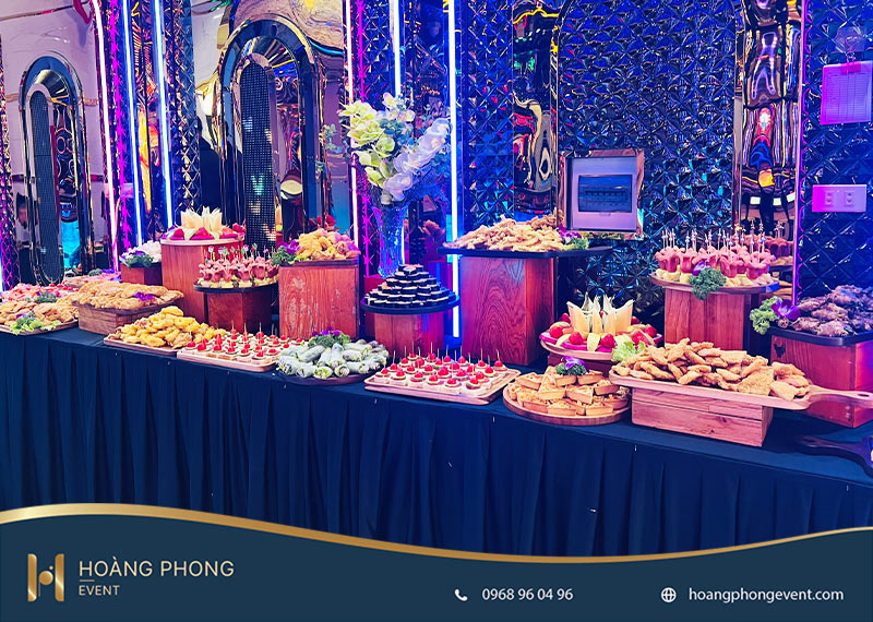 tiệc khai trương quán karaoke